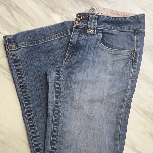 Banana Republic Jeans Double Buttons, Flap Pockets, Wide Leg - yellow accents 4 - Picture 3 of 11